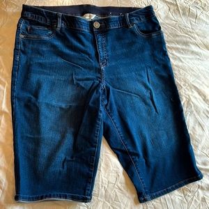CJ Banks Cropped Jeans